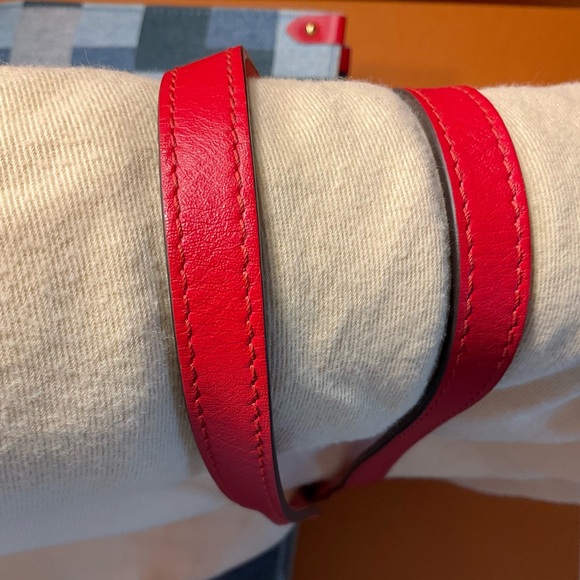 Authentic Louis Vuitton Limited Edition Denim Patchwork Rouge On The Go Tote GM - Picture 10 of 11